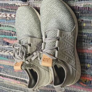 New Balance Women's Fresh Foam Cruz Sneakers 8 EUC